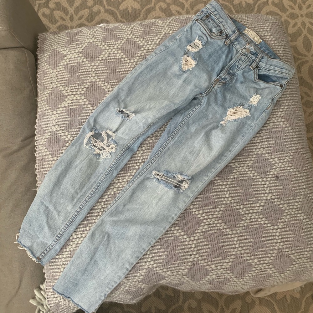 FREE PEOPLE distressed jeans
